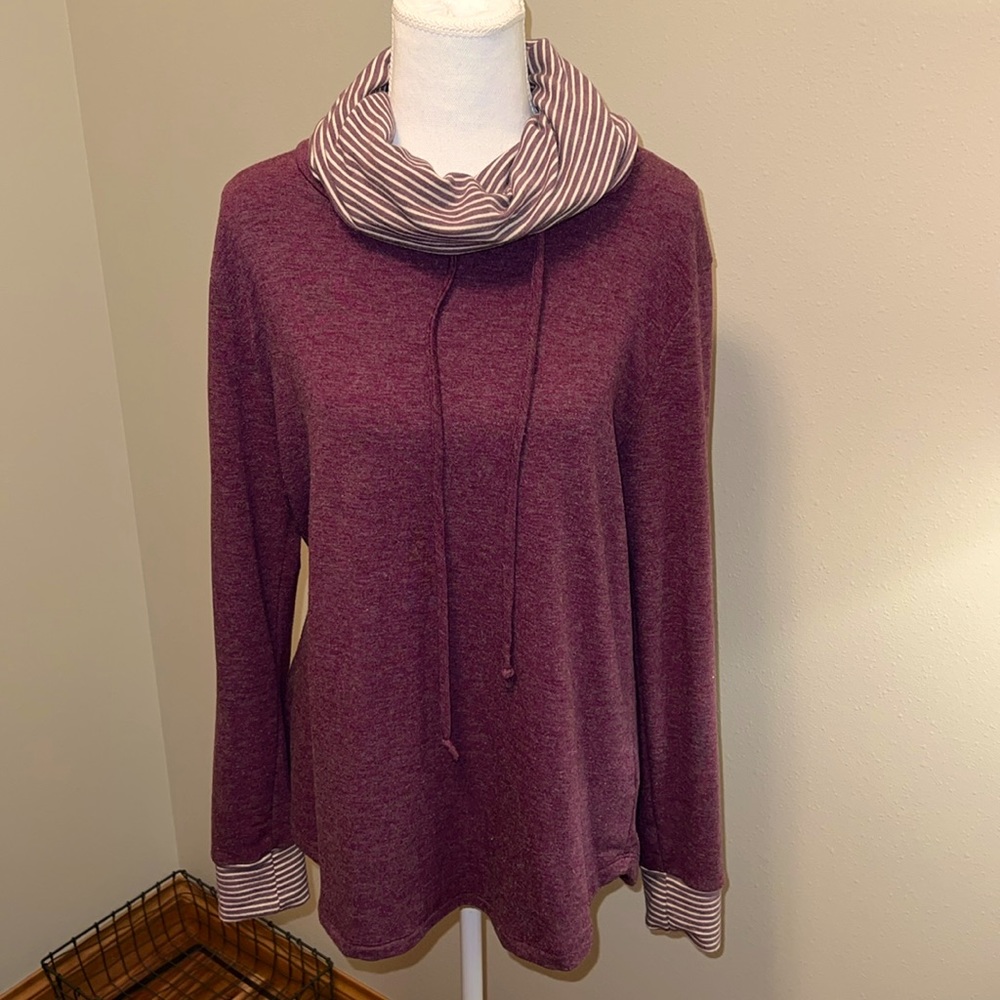 Staccato Women’s Lavender Cowlneck sweatshirt - Large
